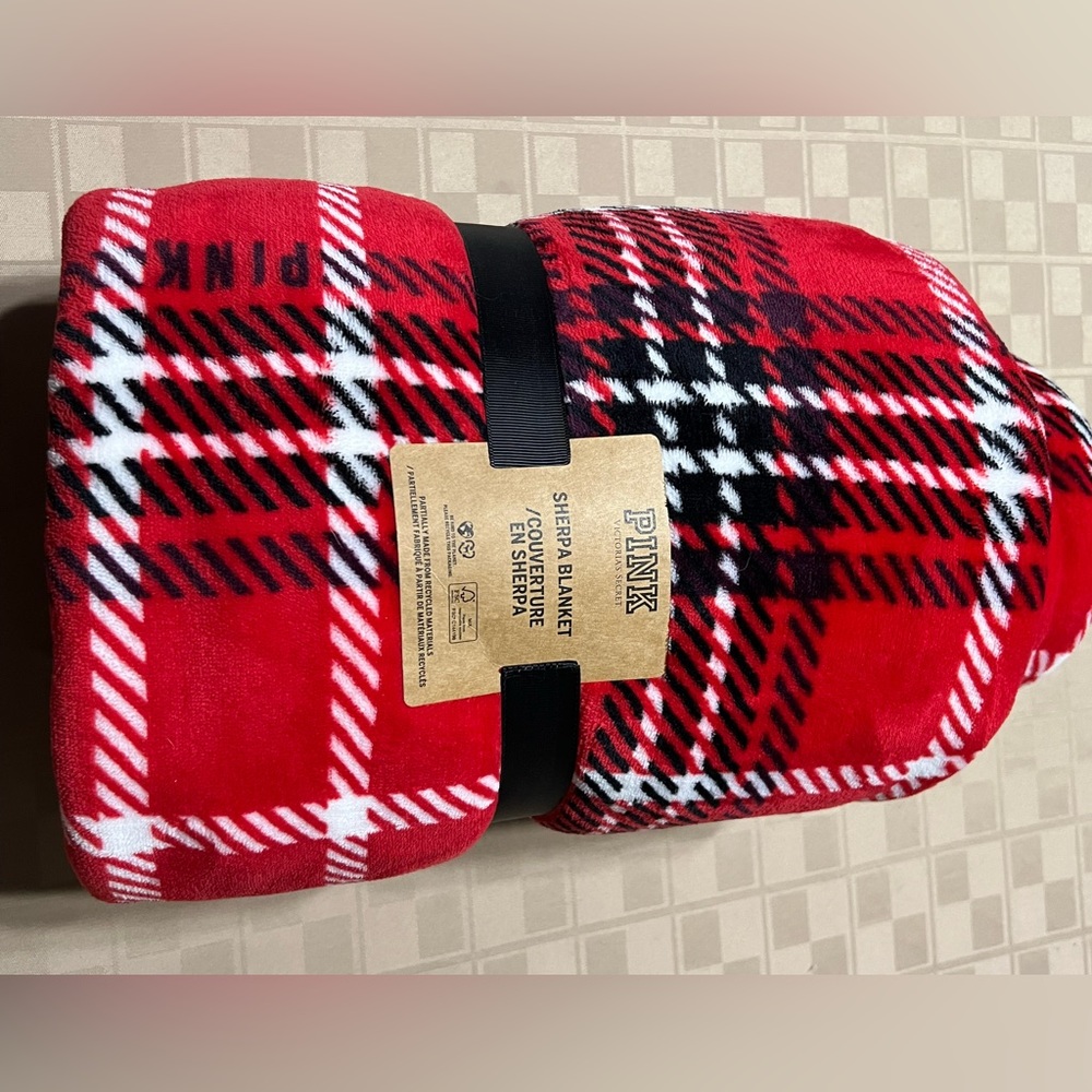 NEW Victoria’s Secret Pink Sherpa Plaid Red Green Black Blanket 50” x‎ 60” $68